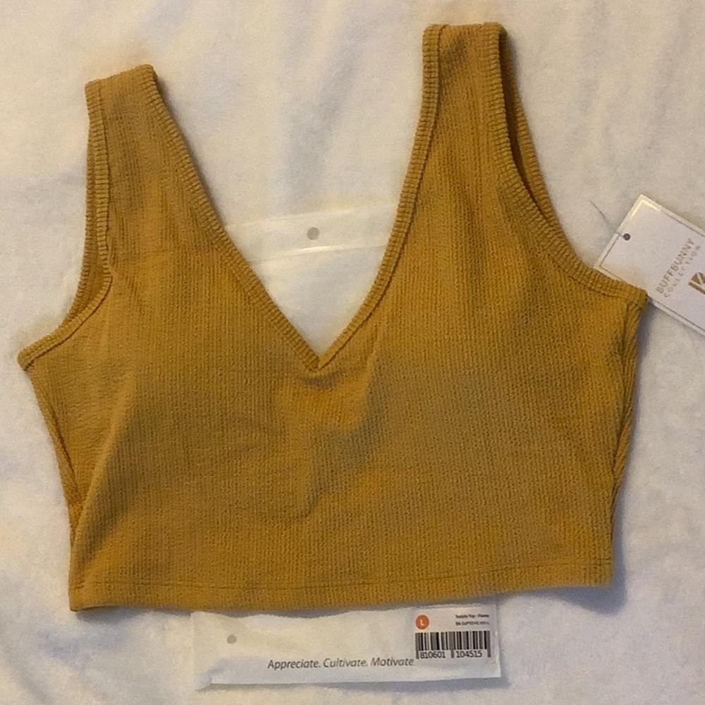New BuffBunny top, size large